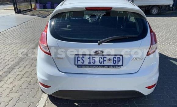 Nunua Ilio tumika Ford Fiesta White Gari ndani ya Manzini nchini Manzini Nunua Ilio tumika Ford Fiesta White Gari ndani ya Manzini nchini Manzini