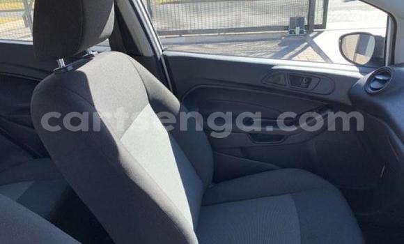 Nunua Ilio tumika Ford Fiesta White Gari ndani ya Manzini nchini Manzini Nunua Ilio tumika Ford Fiesta White Gari ndani ya Manzini nchini Manzini