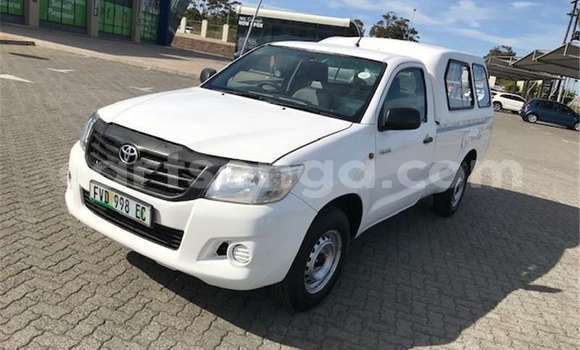 Buy Used Toyota Hilux White Car in Bhunya in Manzini Buy Used Toyota Hilux White Car in Bhunya in Manzini