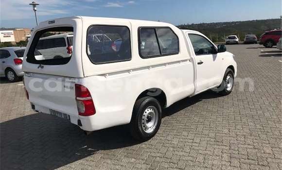 Buy Used Toyota Hilux White Car in Bhunya in Manzini Buy Used Toyota Hilux White Car in Bhunya in Manzini