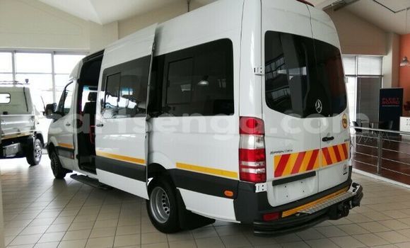 Buy Used Mercedes‒Benz S–Class White Car in Ezulwini in Hhohho Buy Used Mercedes‒Benz S–Class White Car in Ezulwini in Hhohho