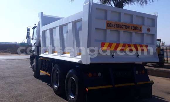 Acheter Occasion Utilitaire Mercedes‒Benz Tipper Blanc à Matsapha, Manzini Acheter Occasion Utilitaire Mercedes‒Benz Tipper Blanc à Matsapha, Manzini