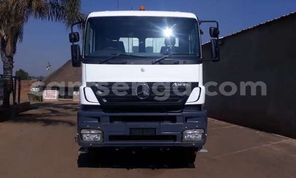 Acheter Occasion Utilitaire Mercedes‒Benz Tipper Blanc à Matsapha, Manzini Acheter Occasion Utilitaire Mercedes‒Benz Tipper Blanc à Matsapha, Manzini