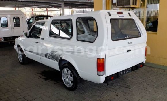Buy Used Volkswagen Caddy White Car in Ezulwini in Hhohho Buy Used Volkswagen Caddy White Car in Ezulwini in Hhohho