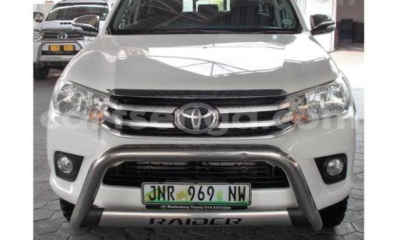 Buy Used Toyota Hilux White Car in Mbabane in Manzini Buy Used Toyota Hilux White Car in Mbabane in Manzini
