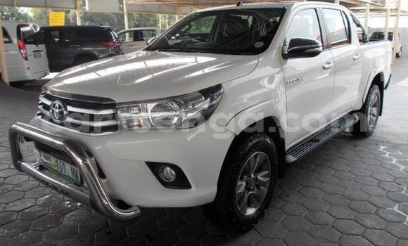 Buy Used Toyota Hilux White Car in Mbabane in Manzini Buy Used Toyota Hilux White Car in Mbabane in Manzini