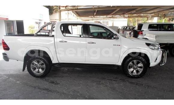 Buy Used Toyota Hilux White Car in Mbabane in Manzini Buy Used Toyota Hilux White Car in Mbabane in Manzini