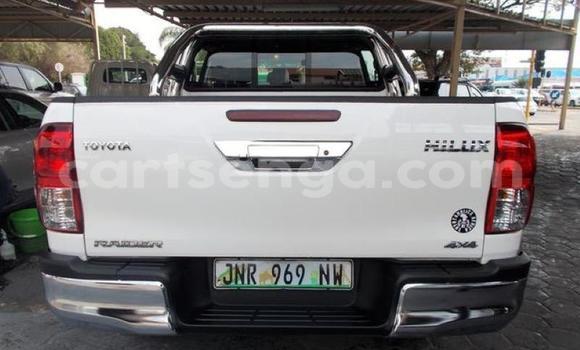 Buy Used Toyota Hilux White Car in Mbabane in Manzini Buy Used Toyota Hilux White Car in Mbabane in Manzini