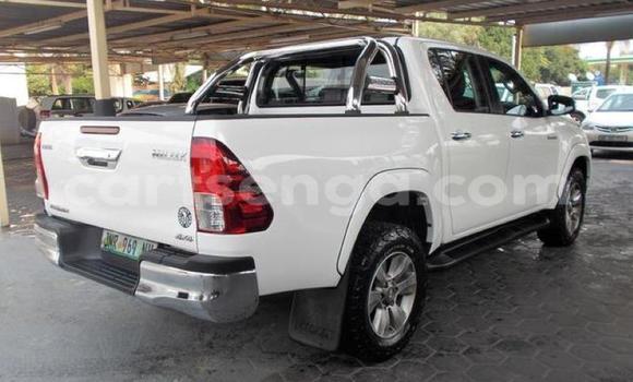 Buy Used Toyota Hilux White Car in Mbabane in Manzini Buy Used Toyota Hilux White Car in Mbabane in Manzini