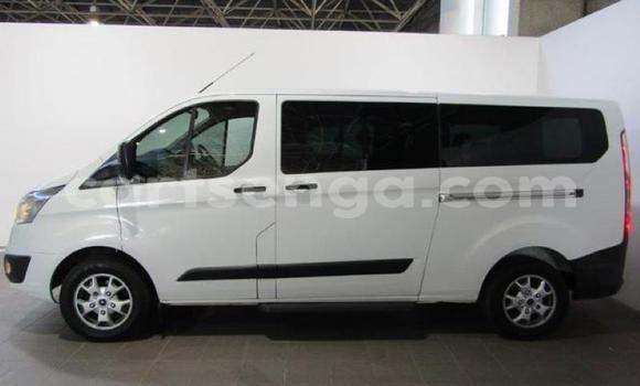 Acheter Occasion Voiture Ford Tourneo Custom Blanc à Big Bend, Lubombo District Acheter Occasion Voiture Ford Tourneo Custom Blanc à Big Bend, Lubombo District