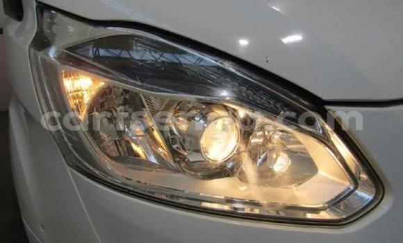 Acheter Occasion Voiture Ford Tourneo Custom Blanc à Big Bend, Lubombo District Acheter Occasion Voiture Ford Tourneo Custom Blanc à Big Bend, Lubombo District