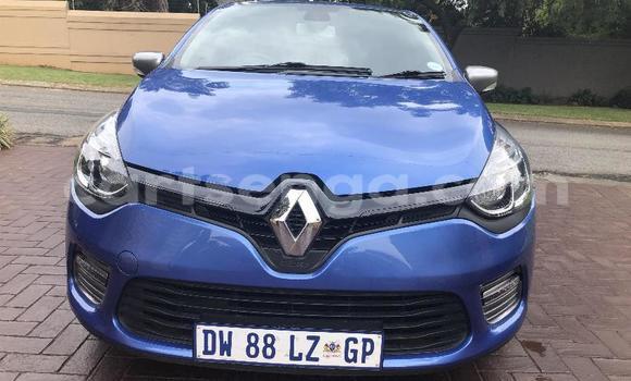Nunua Ilio tumika Renault Clio Blue Gari ndani ya Kwaluseni nchini Manzini Nunua Ilio tumika Renault Clio Blue Gari ndani ya Kwaluseni nchini Manzini