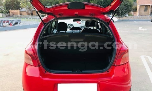 Nunua Ilio tumika Toyota Yaris Red Gari ndani ya Bhunya nchini Manzini Nunua Ilio tumika Toyota Yaris Red Gari ndani ya Bhunya nchini Manzini