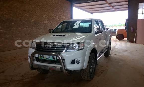 Buy Used Toyota Hilux White Car in Mbabane in Swaziland Buy Used Toyota Hilux White Car in Mbabane in Swaziland