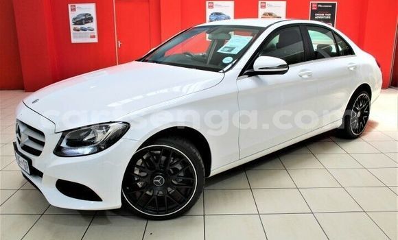 Acheter Occasion Voiture Mercedes‒Benz AMG GLC Blanc à Ezulwini, Hhohho Acheter Occasion Voiture Mercedes‒Benz AMG GLC Blanc à Ezulwini, Hhohho