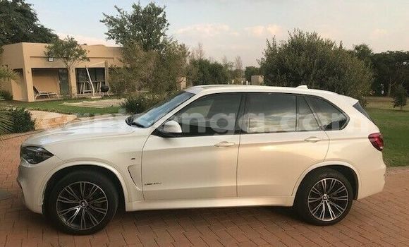 Acheter Occasion Voiture BMW X5 Blanc à Big Bend, Lubombo District Acheter Occasion Voiture BMW X5 Blanc à Big Bend, Lubombo District