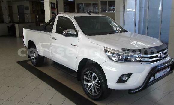 Acheter Occasion Voiture Toyota Hilux Blanc à Bhunya, Manzini Acheter Occasion Voiture Toyota Hilux Blanc à Bhunya, Manzini