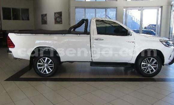 Acheter Occasion Voiture Toyota Hilux Blanc à Bhunya, Manzini Acheter Occasion Voiture Toyota Hilux Blanc à Bhunya, Manzini