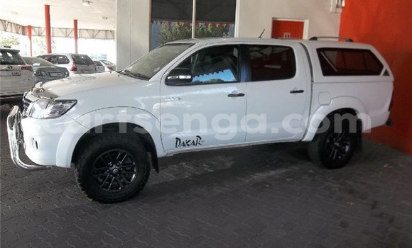 Buy Used Toyota Hilux White Car in Ezulwini in Hhohho Buy Used Toyota Hilux White Car in Ezulwini in Hhohho