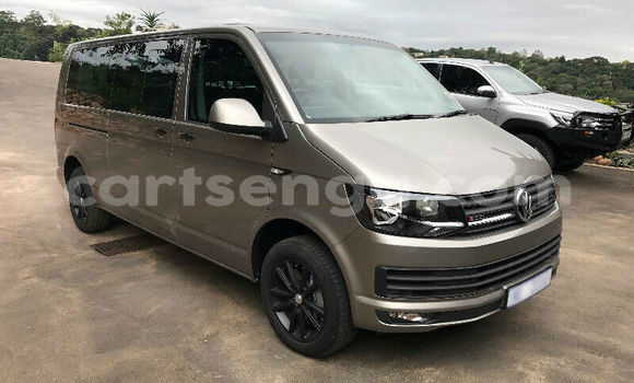 Buy Used Volkswagen Transporter Silver Car in Ezulwini in Hhohho Buy Used Volkswagen Transporter Silver Car in Ezulwini in Hhohho