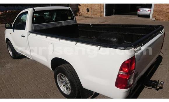 Buy Used Toyota Hilux White Car in Manzini in Manzini Buy Used Toyota Hilux White Car in Manzini in Manzini