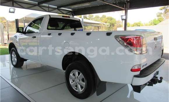 Acheter Occasion Voiture Mazda BT-50 Blanc à Manzini, Manzini Acheter Occasion Voiture Mazda BT-50 Blanc à Manzini, Manzini