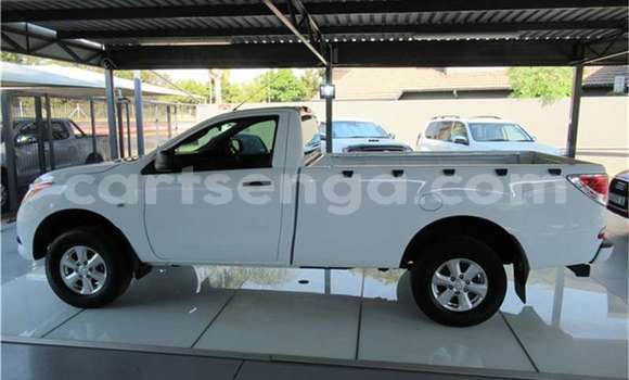 Acheter Occasion Voiture Mazda BT-50 Blanc à Manzini, Manzini Acheter Occasion Voiture Mazda BT-50 Blanc à Manzini, Manzini