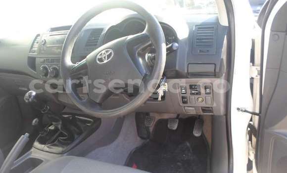 Buy Used Toyota Hilux White Car in Bhunya in Manzini Buy Used Toyota Hilux White Car in Bhunya in Manzini