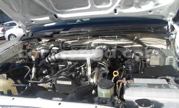 Buy Used Toyota Hilux White Car in Bhunya in Manzini Buy Used Toyota Hilux White Car in Bhunya in Manzini