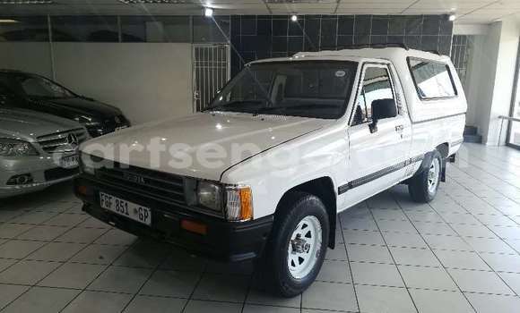 Buy Used Toyota Hilux White Car in Ezulwini in Hhohho Buy Used Toyota Hilux White Car in Ezulwini in Hhohho