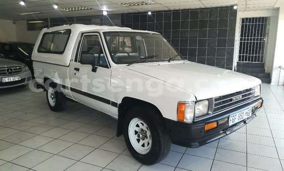 Buy Used Toyota Hilux White Car in Ezulwini in Hhohho Buy Used Toyota Hilux White Car in Ezulwini in Hhohho