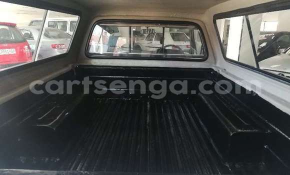 Buy Used Toyota Hilux White Car in Ezulwini in Hhohho Buy Used Toyota Hilux White Car in Ezulwini in Hhohho