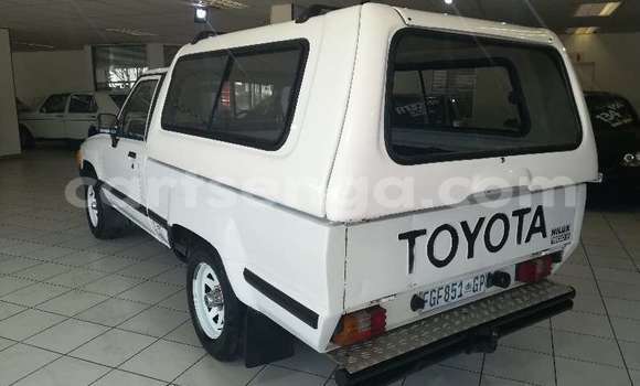 Buy Used Toyota Hilux White Car in Ezulwini in Hhohho Buy Used Toyota Hilux White Car in Ezulwini in Hhohho