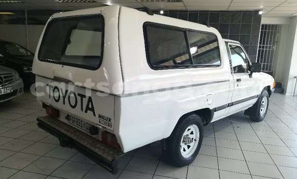Buy Used Toyota Hilux White Car in Ezulwini in Hhohho Buy Used Toyota Hilux White Car in Ezulwini in Hhohho