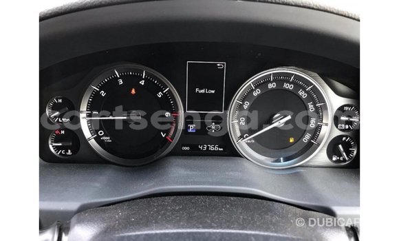 Acheter Import Voiture Toyota Land Cruiser Blanc à Import - Dubai, Hhohho Acheter Import Voiture Toyota Land Cruiser Blanc à Import - Dubai, Hhohho