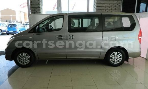 Buy Used Hyundai H1 Silver Car in Ezulwini in Hhohho Buy Used Hyundai H1 Silver Car in Ezulwini in Hhohho