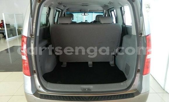 Buy Used Hyundai H1 Silver Car in Ezulwini in Hhohho Buy Used Hyundai H1 Silver Car in Ezulwini in Hhohho