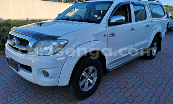 Buy Used Toyota Hilux White Car in Ezulwini in Hhohho Buy Used Toyota Hilux White Car in Ezulwini in Hhohho