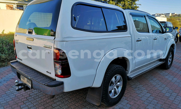 Buy Used Toyota Hilux White Car in Ezulwini in Hhohho Buy Used Toyota Hilux White Car in Ezulwini in Hhohho