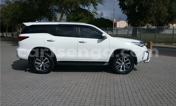Buy Used Toyota Fortuner White Car in Ezulwini in Hhohho Buy Used Toyota Fortuner White Car in Ezulwini in Hhohho