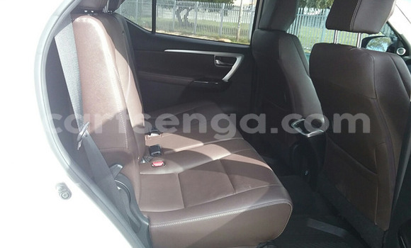 Buy Used Toyota Fortuner White Car in Ezulwini in Hhohho Buy Used Toyota Fortuner White Car in Ezulwini in Hhohho