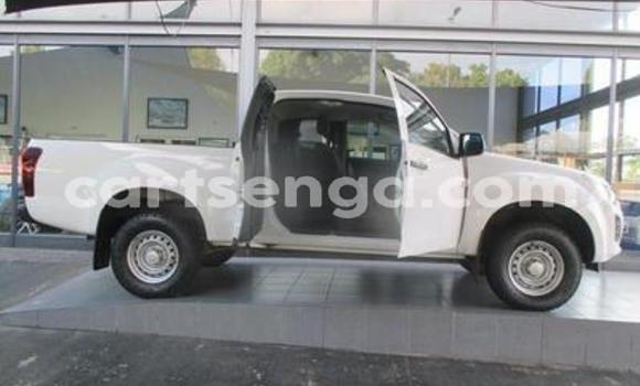 Acheter Occasion Voiture Isuzu KB Blanc à Mbabane, Manzini Acheter Occasion Voiture Isuzu KB Blanc à Mbabane, Manzini