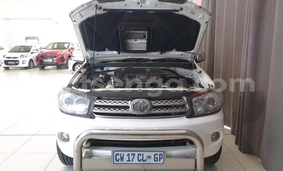 Buy Used Toyota Fortuner White Car in Manzini in Manzini Buy Used Toyota Fortuner White Car in Manzini in Manzini