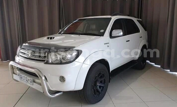 Buy Used Toyota Fortuner White Car in Manzini in Manzini Buy Used Toyota Fortuner White Car in Manzini in Manzini