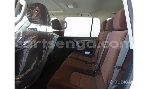 Buy Import Toyota Land Cruiser White Car in Import - Dubai in Hhohho Buy Import Toyota Land Cruiser White Car in Import - Dubai in Hhohho