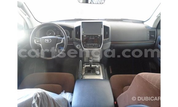 Buy Import Toyota Land Cruiser White Car in Import - Dubai in Hhohho Buy Import Toyota Land Cruiser White Car in Import - Dubai in Hhohho