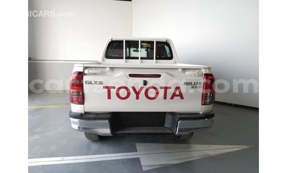 Buy Import Toyota Hilux White Car in Import - Dubai in Hhohho Buy Import Toyota Hilux White Car in Import - Dubai in Hhohho