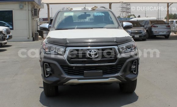 Acheter Import Voiture Toyota Hilux Noir à Import - Dubai, Hhohho Acheter Import Voiture Toyota Hilux Noir à Import - Dubai, Hhohho