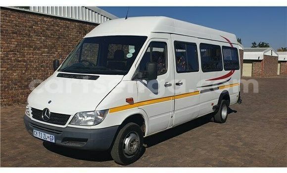 Buy Used Mercedes‒Benz S–Class White Car in Ezulwini in Hhohho Buy Used Mercedes‒Benz S–Class White Car in Ezulwini in Hhohho