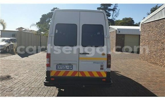 Buy Used Mercedes‒Benz S–Class White Car in Ezulwini in Hhohho Buy Used Mercedes‒Benz S–Class White Car in Ezulwini in Hhohho